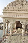 Varanasi - Scindia Ghat - Shiva temple 